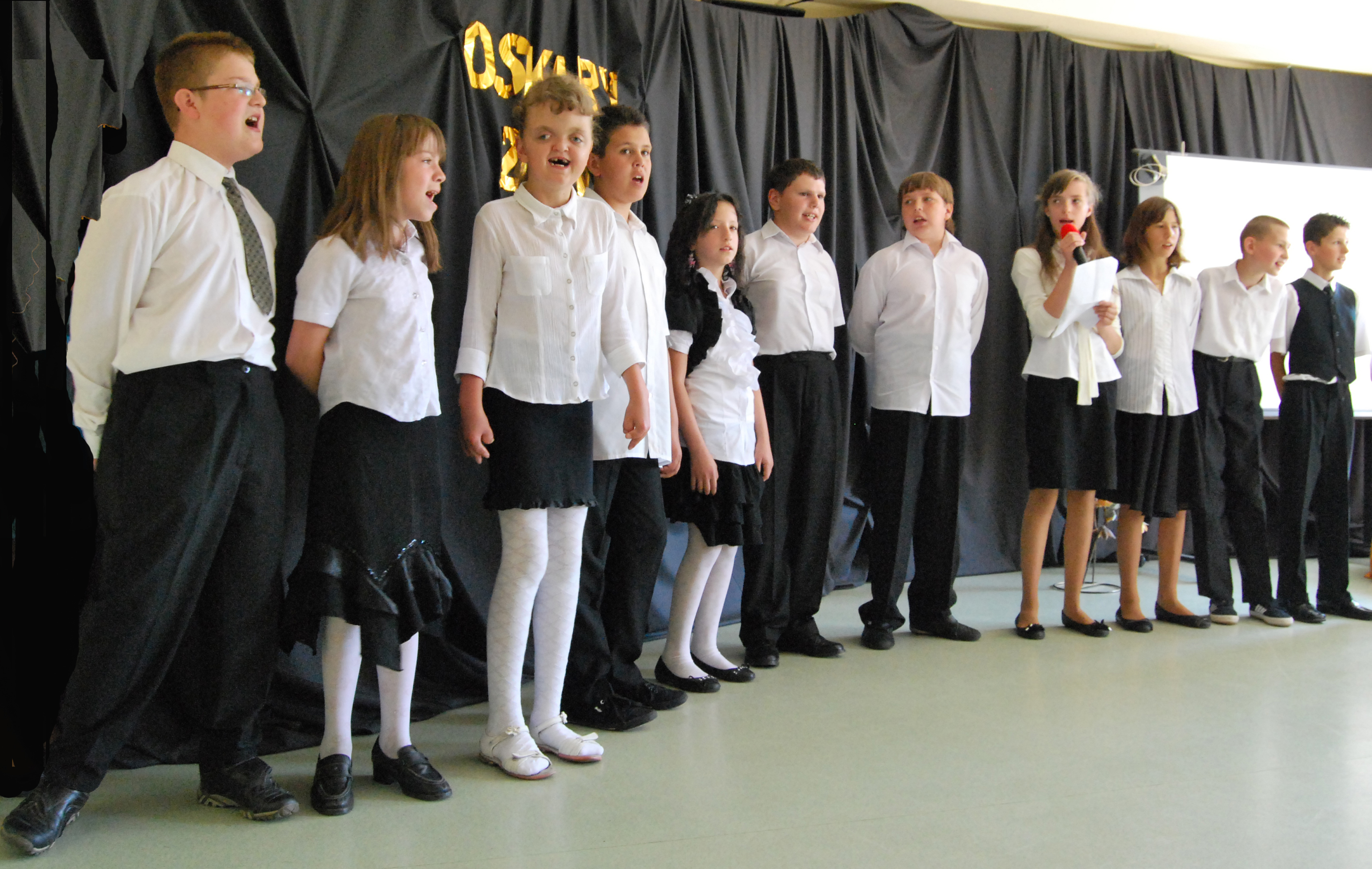 zakonczenie_roku_szkolnego_2011__Szkola_Podstawowa1024x565_kopia