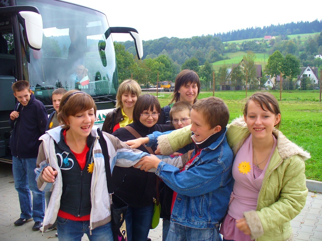 laskowa_przed_autobusem2